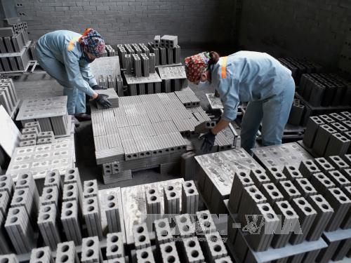 Cần chính sách mạnh hơn để thúc đẩy sử dụng gạch không nung